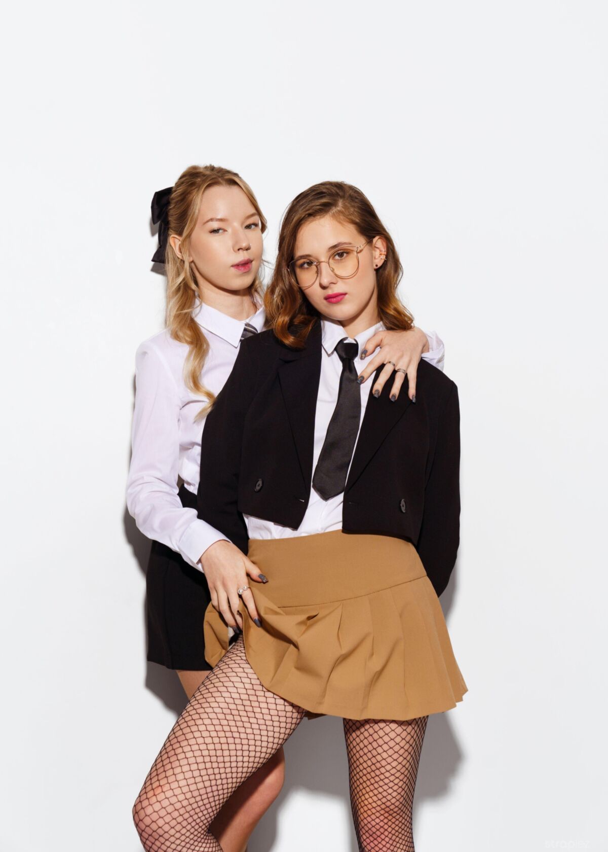 Mirka、Muna Debutantes