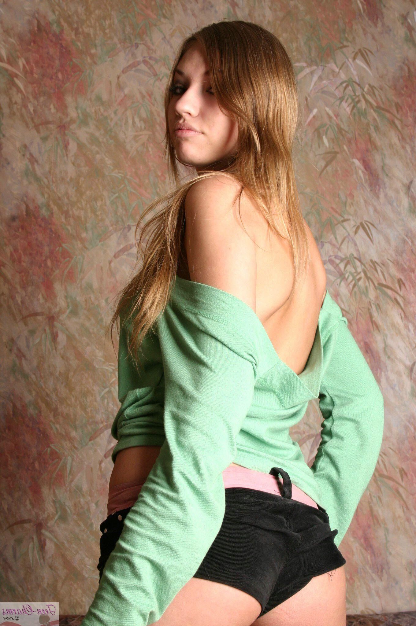 Teen Charms Amalia Images_