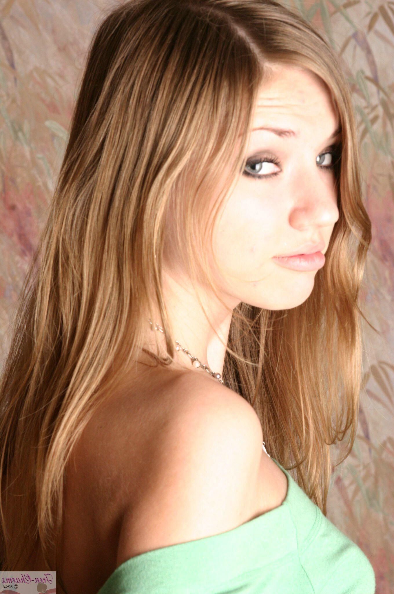 Teen Charms Amalia Images_
