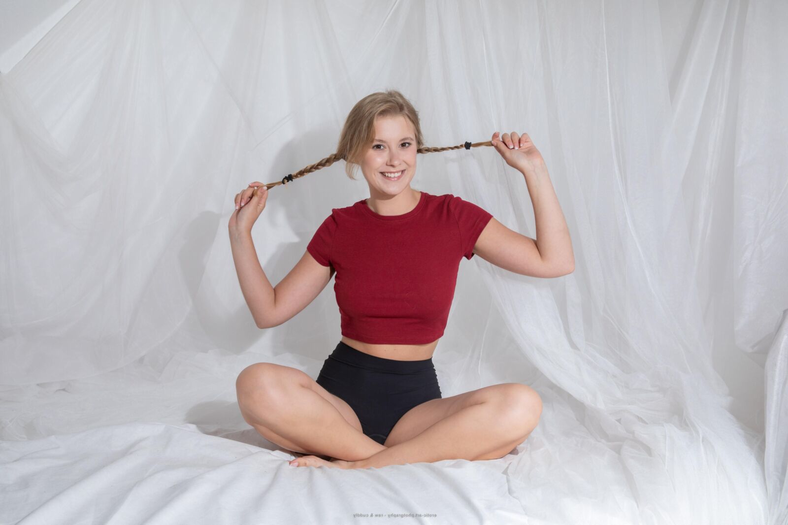 Süße Teenager Michelle Blonde Cowtails