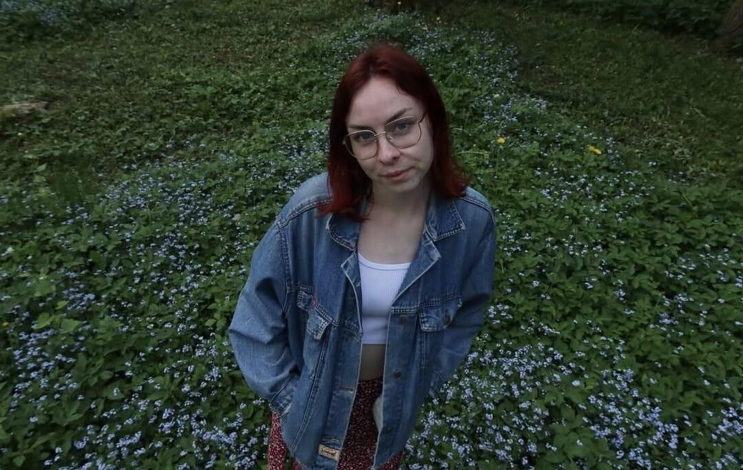 Julie nua