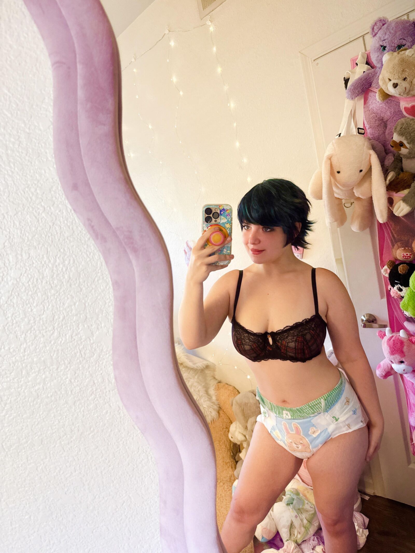 Clementine Abdl Exquise Petite Pissousse en Couche Culotte
