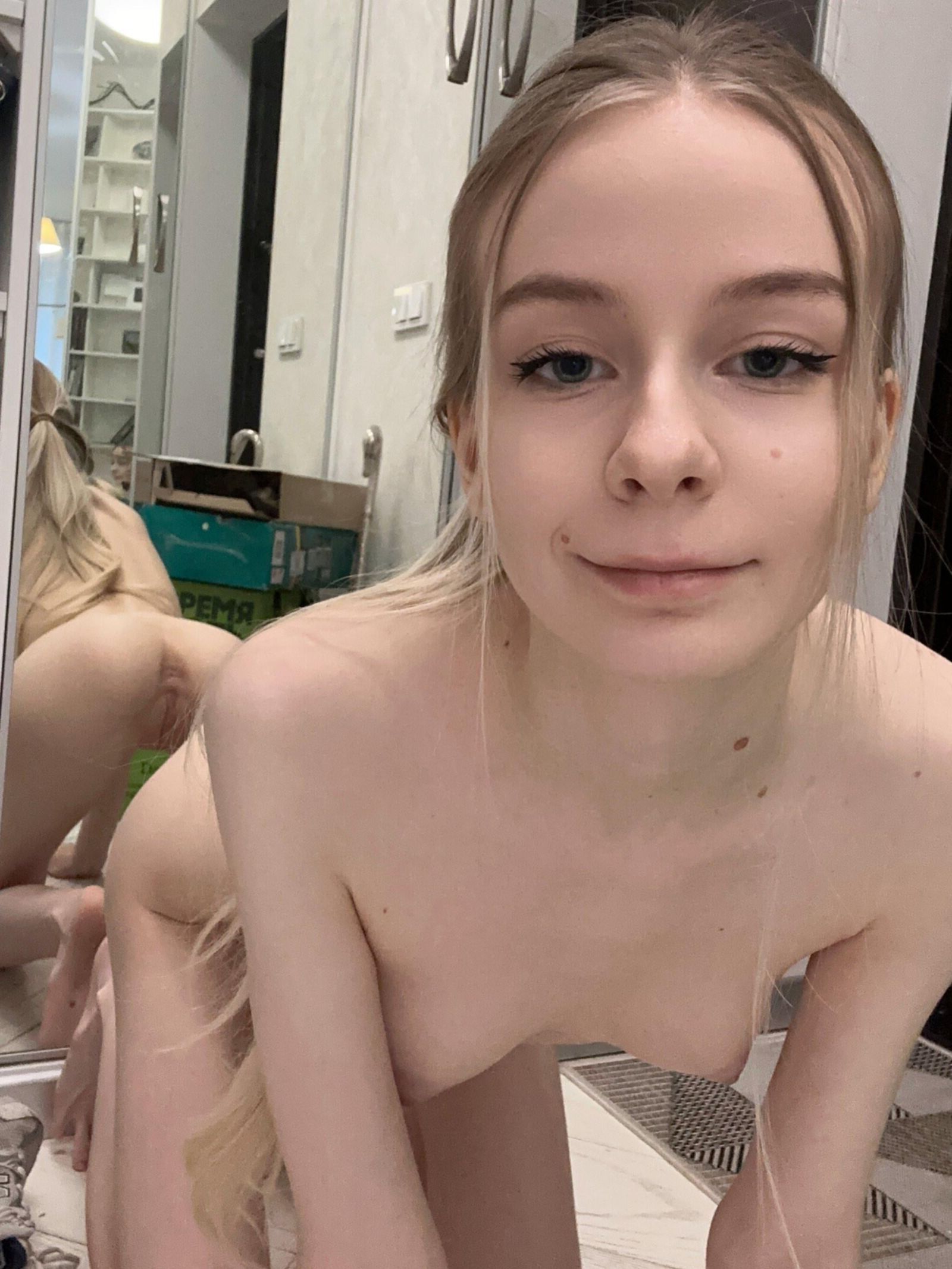 Adelll 'dünne Blondine