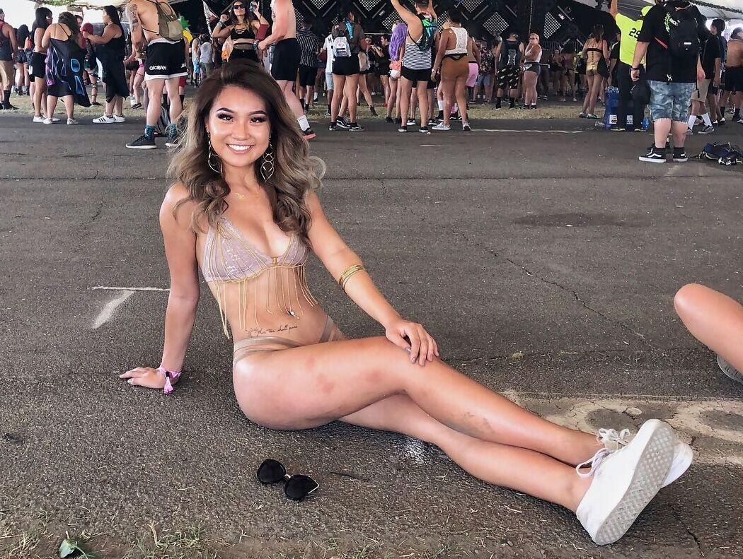 Sexy Festival Girls