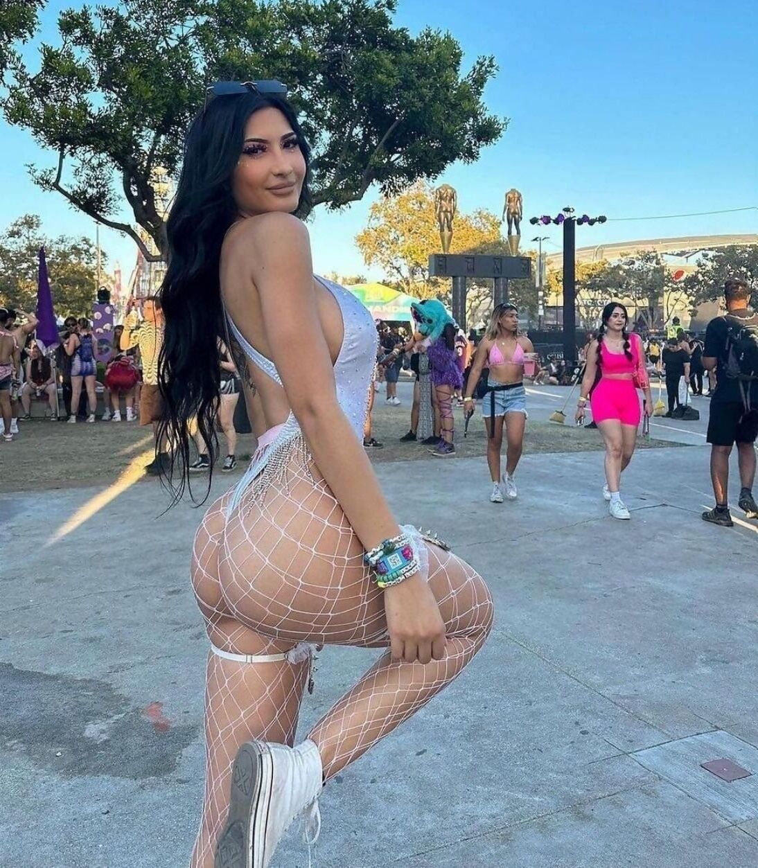 Sexy Festival Girls
