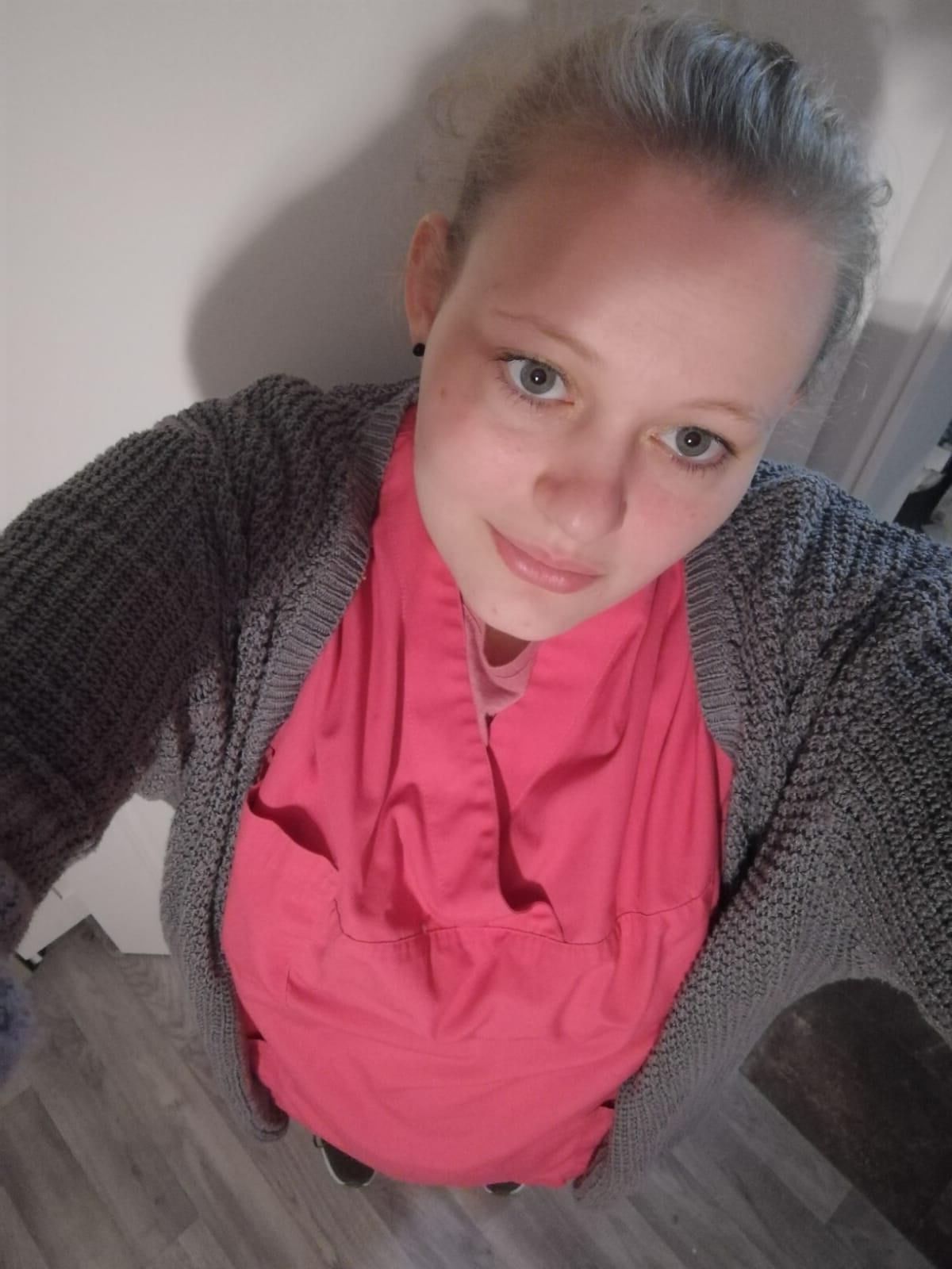 Exponierte deutsche Teenager Katrin