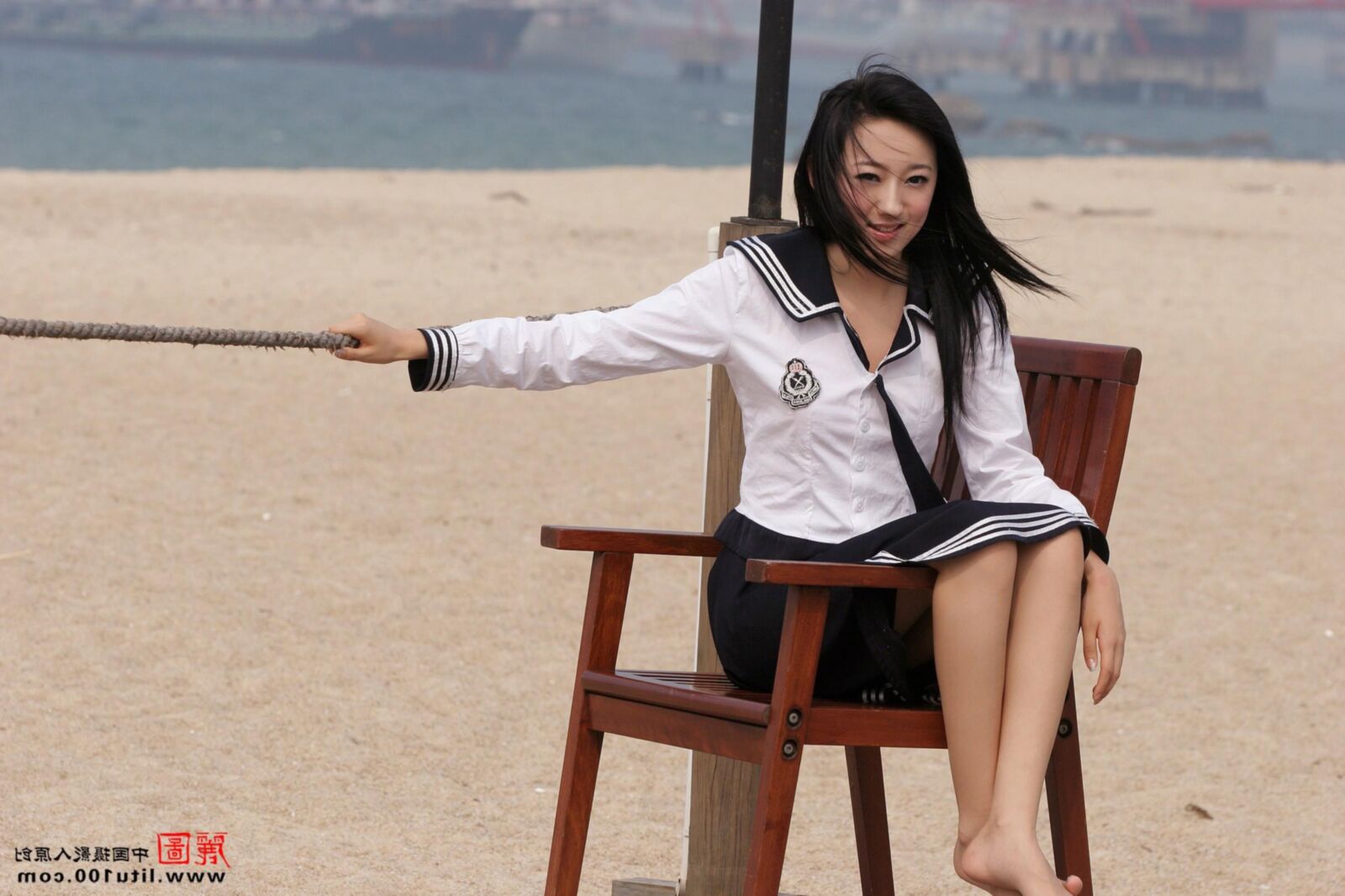 litu ZHANG T An afternoon at the beach (NN)