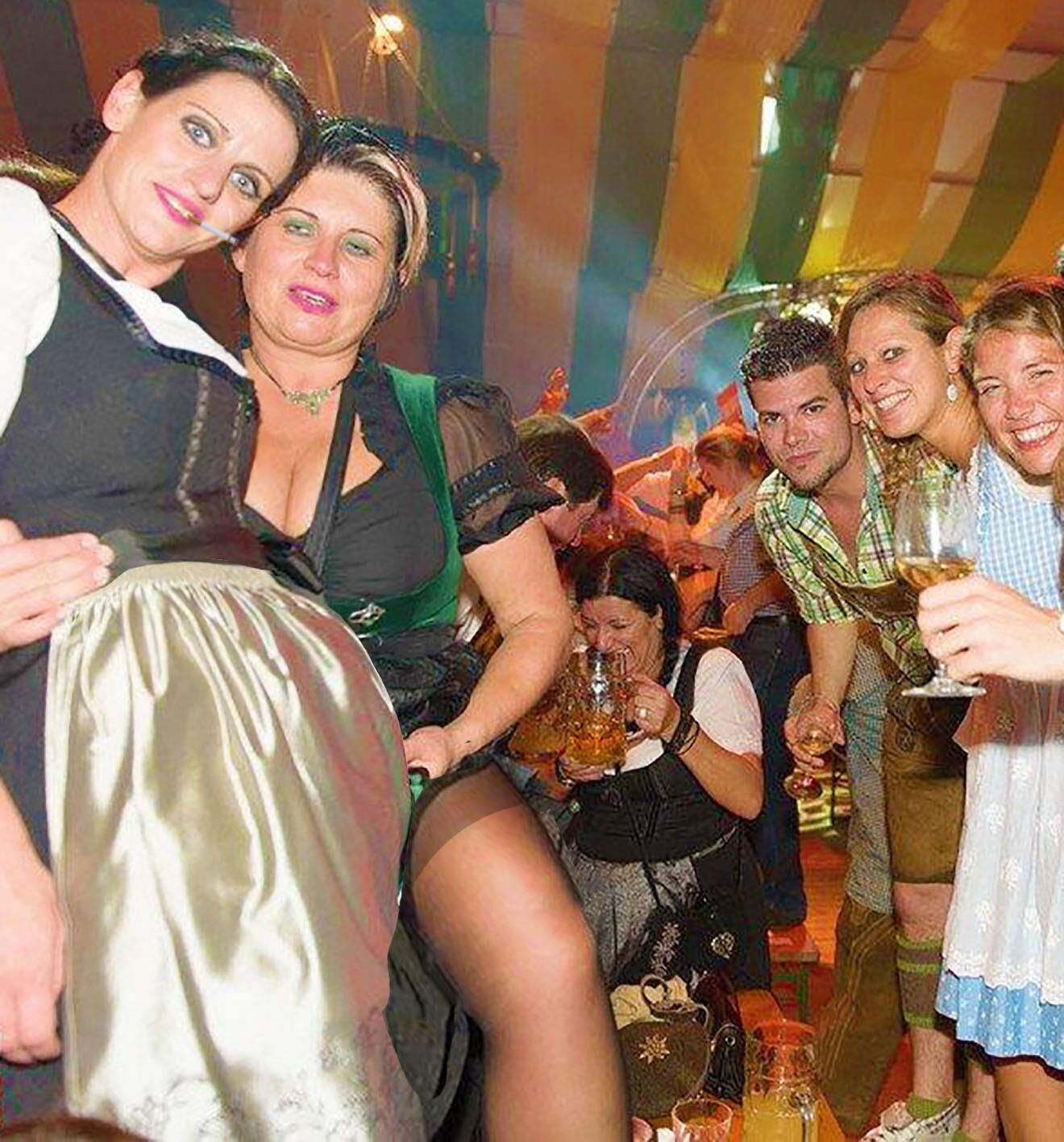Geschwängerte Dirndlmadln trächtig in Tracht ()