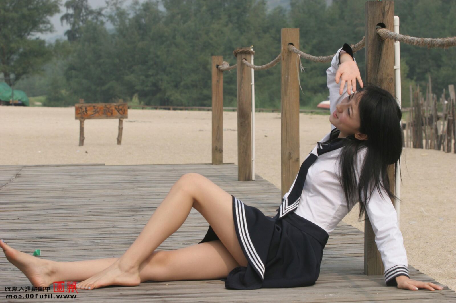 litu ZHANG T An afternoon at the beach (NN)