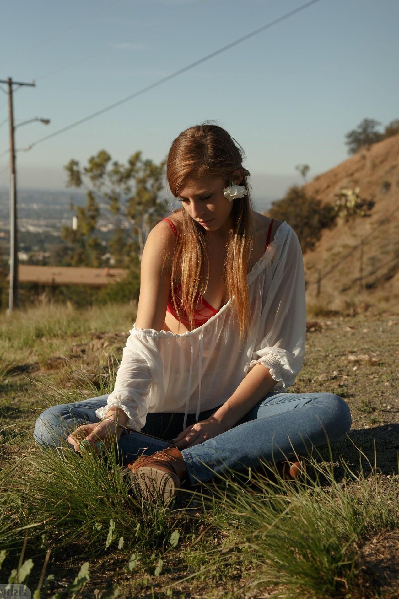 Zishy GRACIE THIMBLE Blue jeans and red bra (NN)