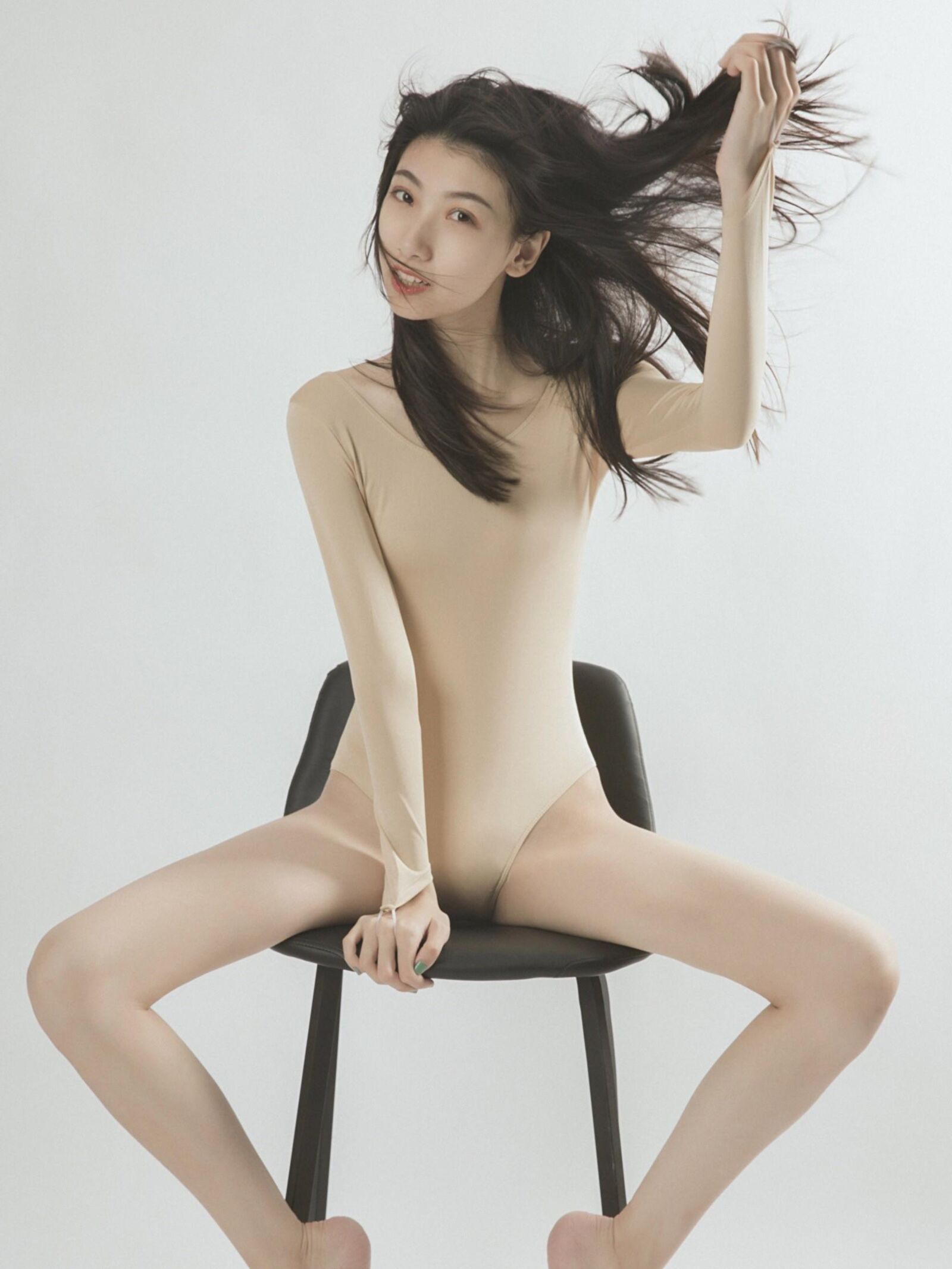 Amateur SU WEI Slim Asian dancer (NN)