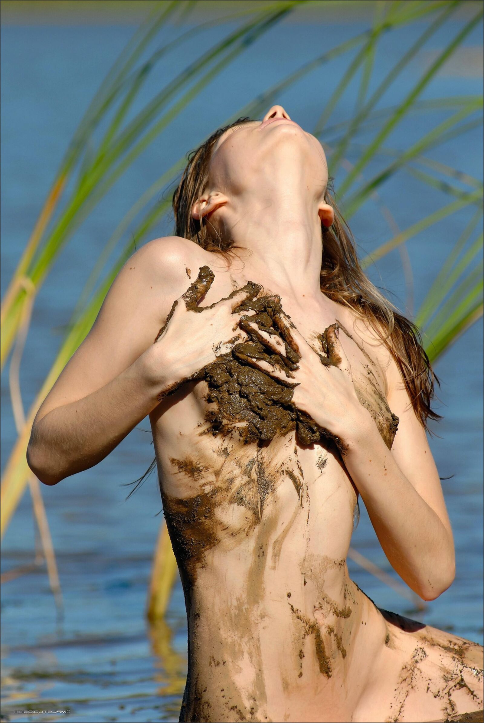 MPLStudios ANYA Mud bath