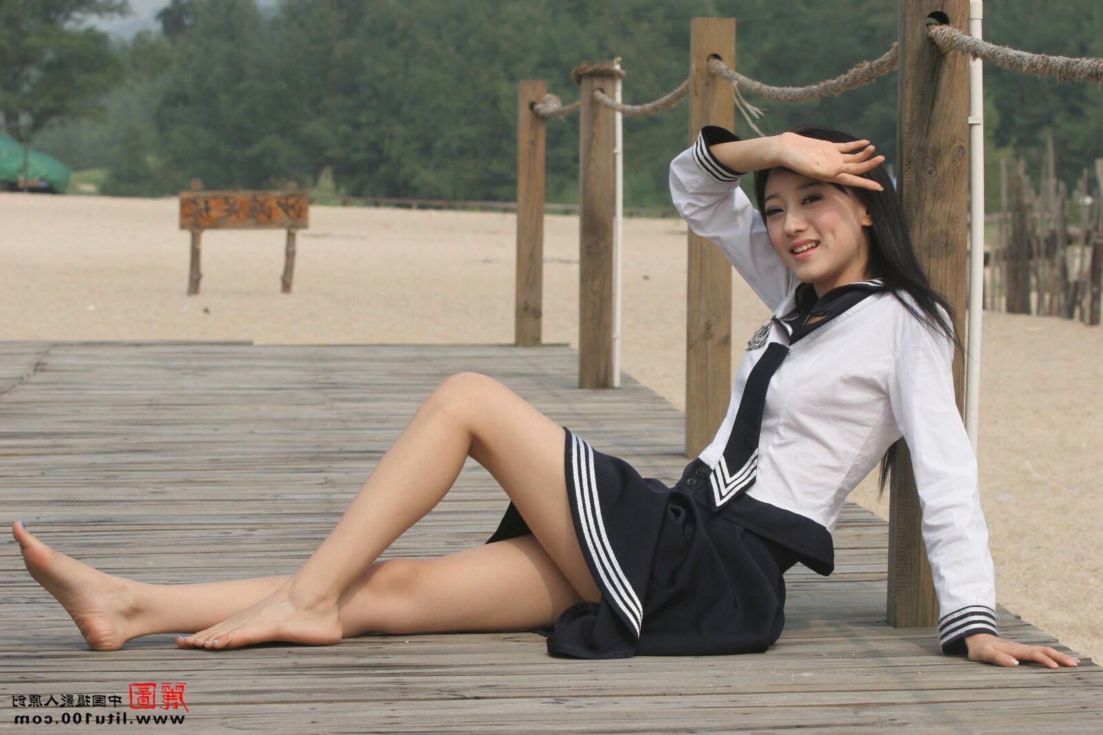 litu ZHANG T An afternoon at the beach (NN)