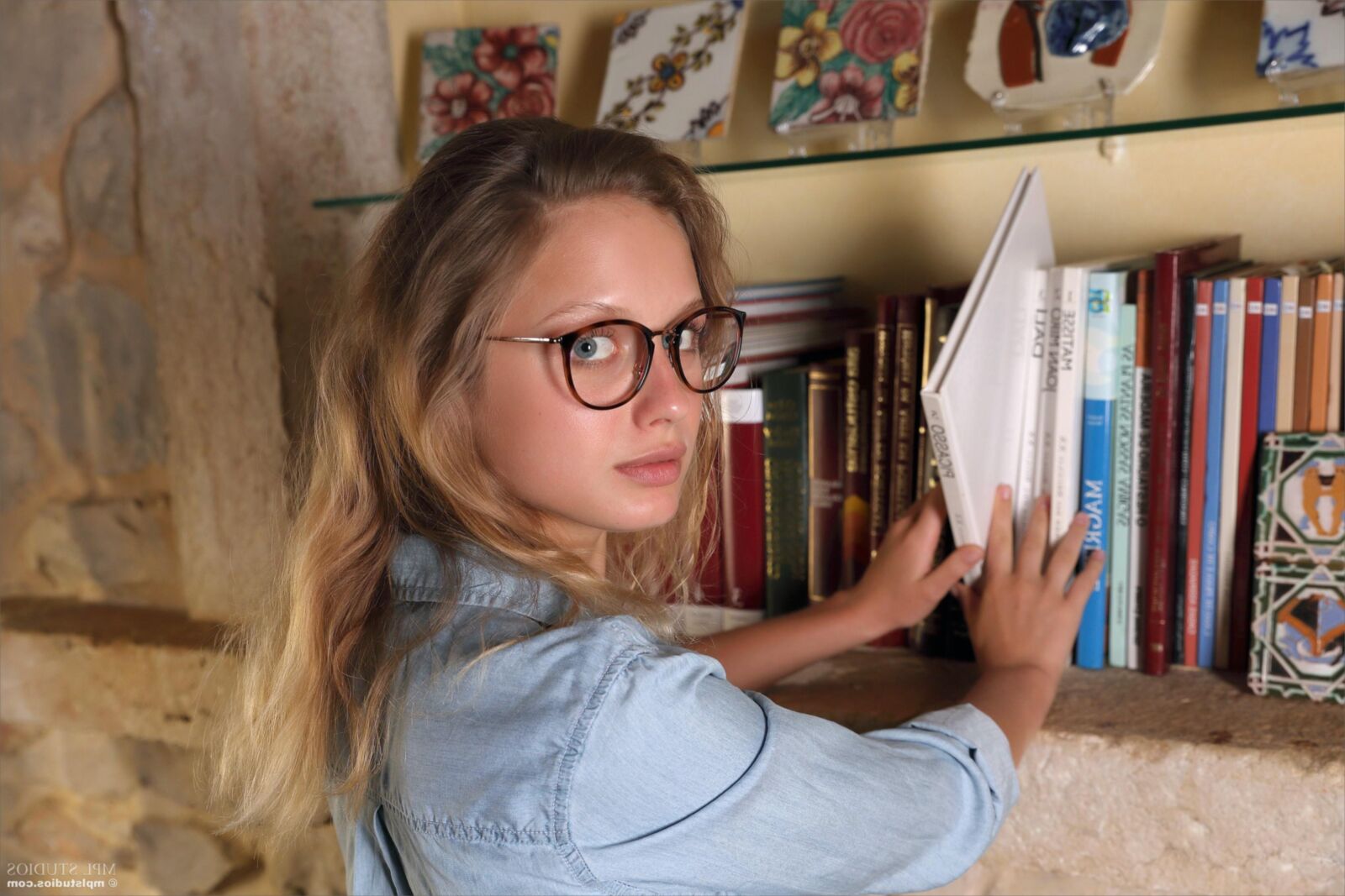 MPLStudios CLARICE Promises in a book