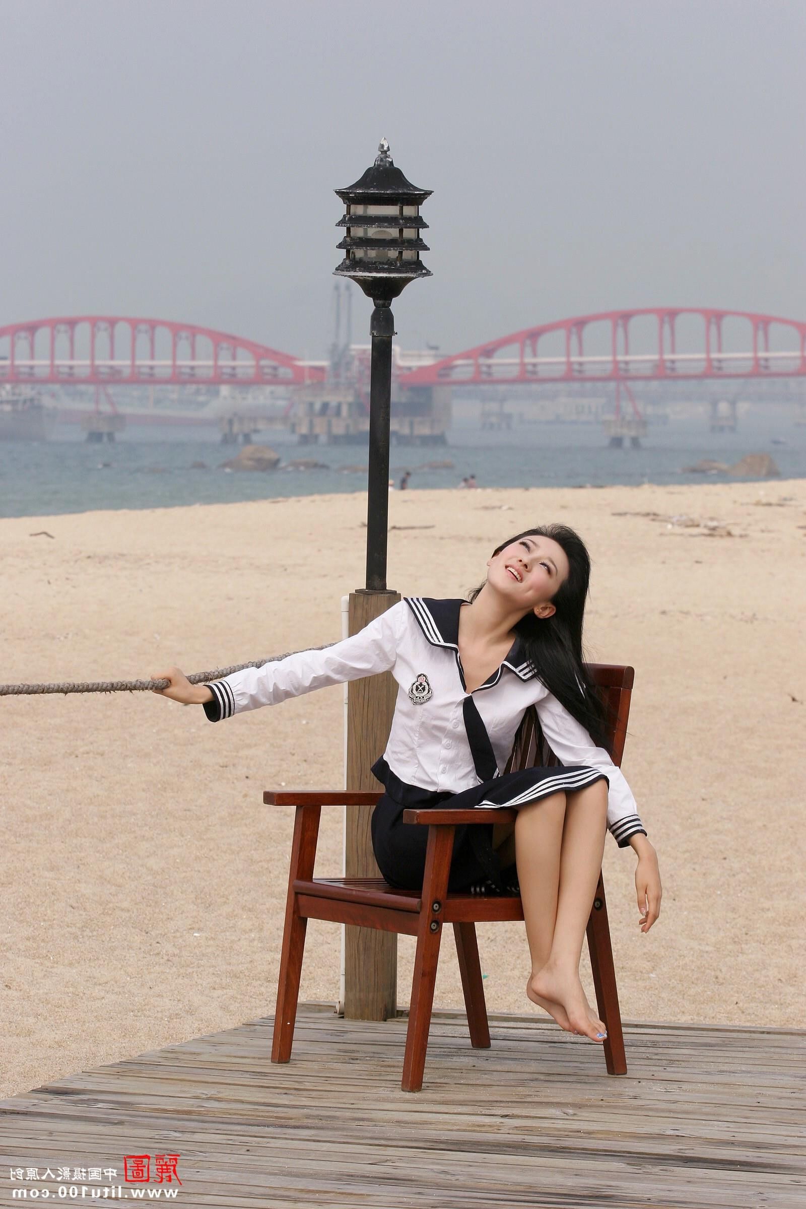 litu ZHANG T An afternoon at the beach (NN)