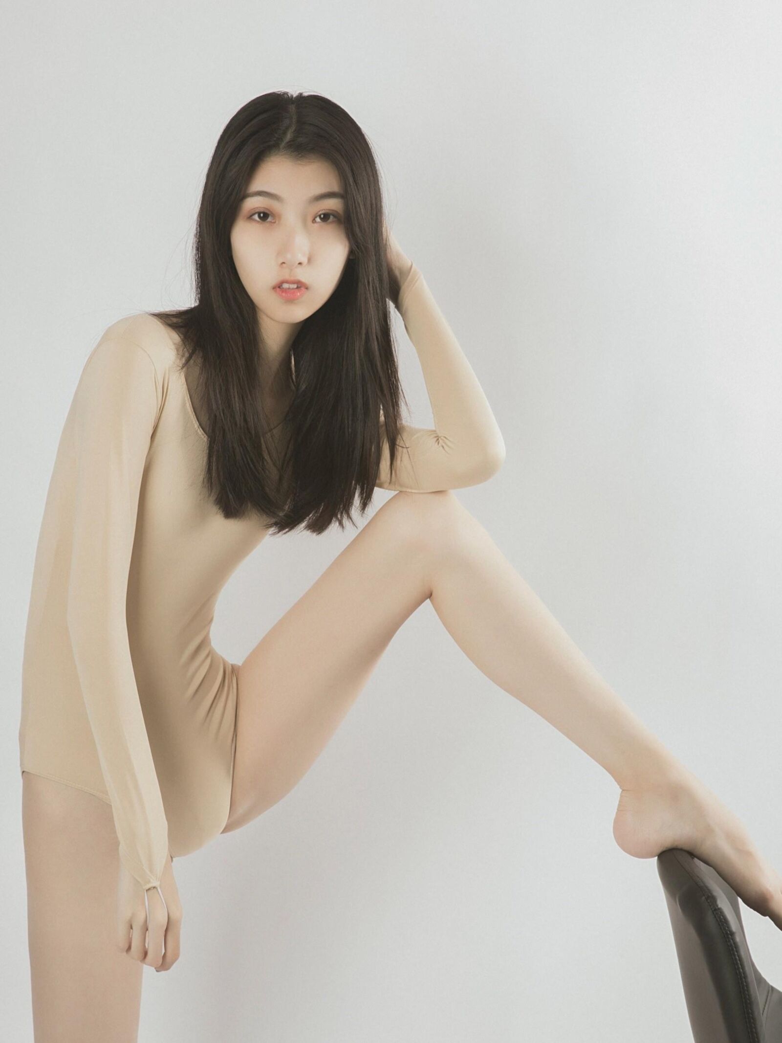Amateur SU WEI Slim Asian dancer (NN)