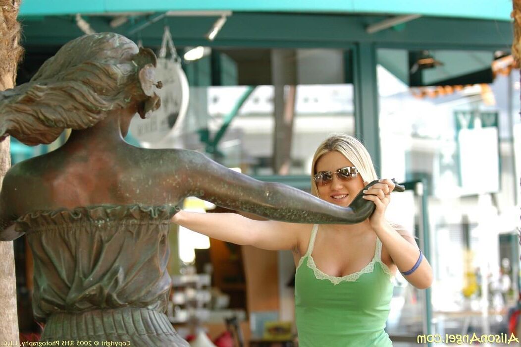 AlisonAngel ALISON Public flashes (NN)