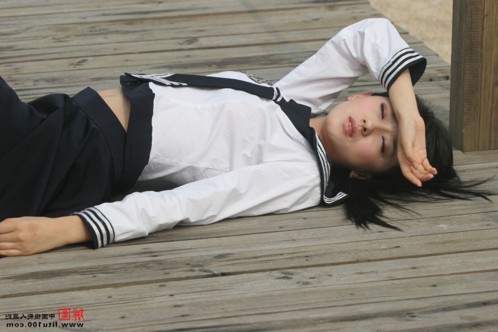 litu ZHANG T An afternoon at the beach (NN)