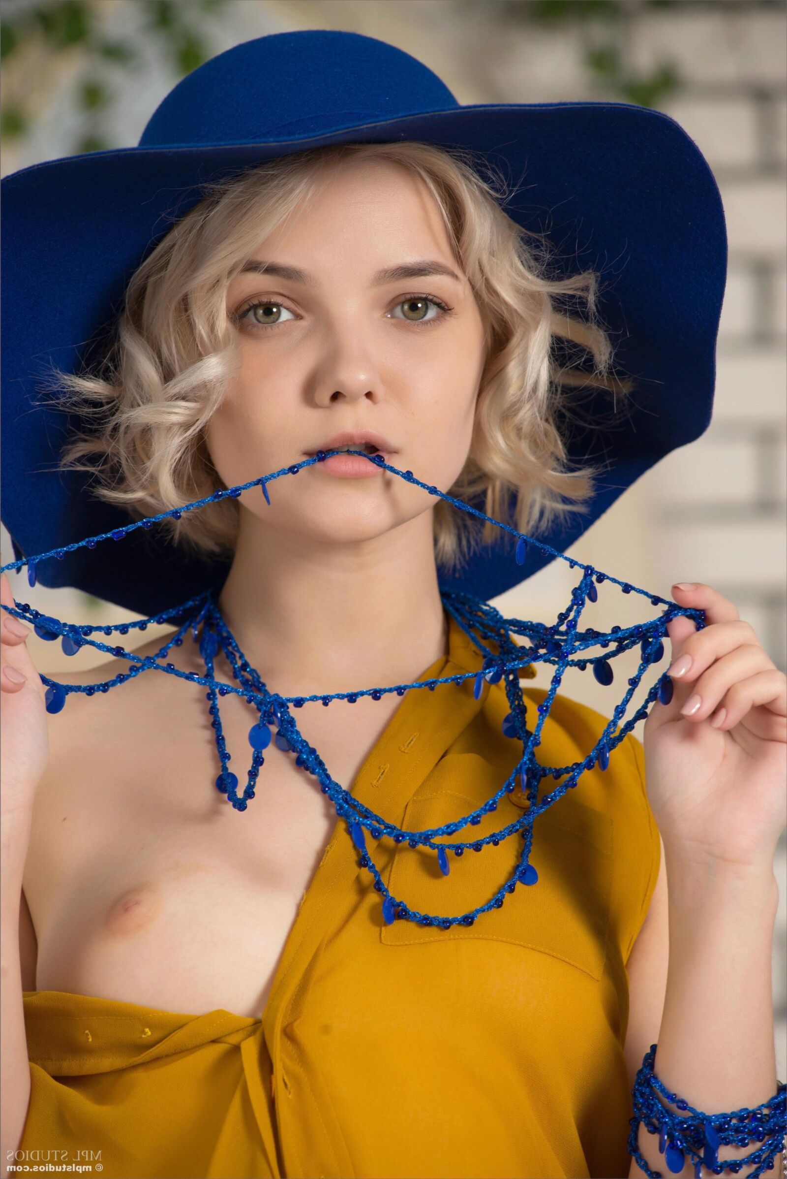 MPLStudios Cali Intriga Sexual