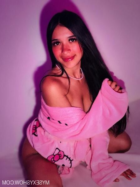 Abbybabyy at MySexyShow.com