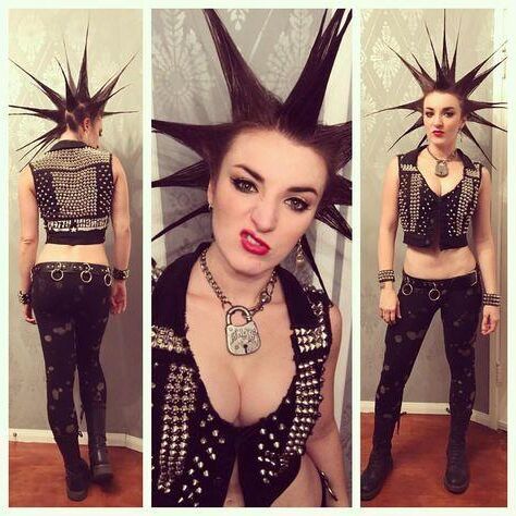 sexy punk teen with sexy legs