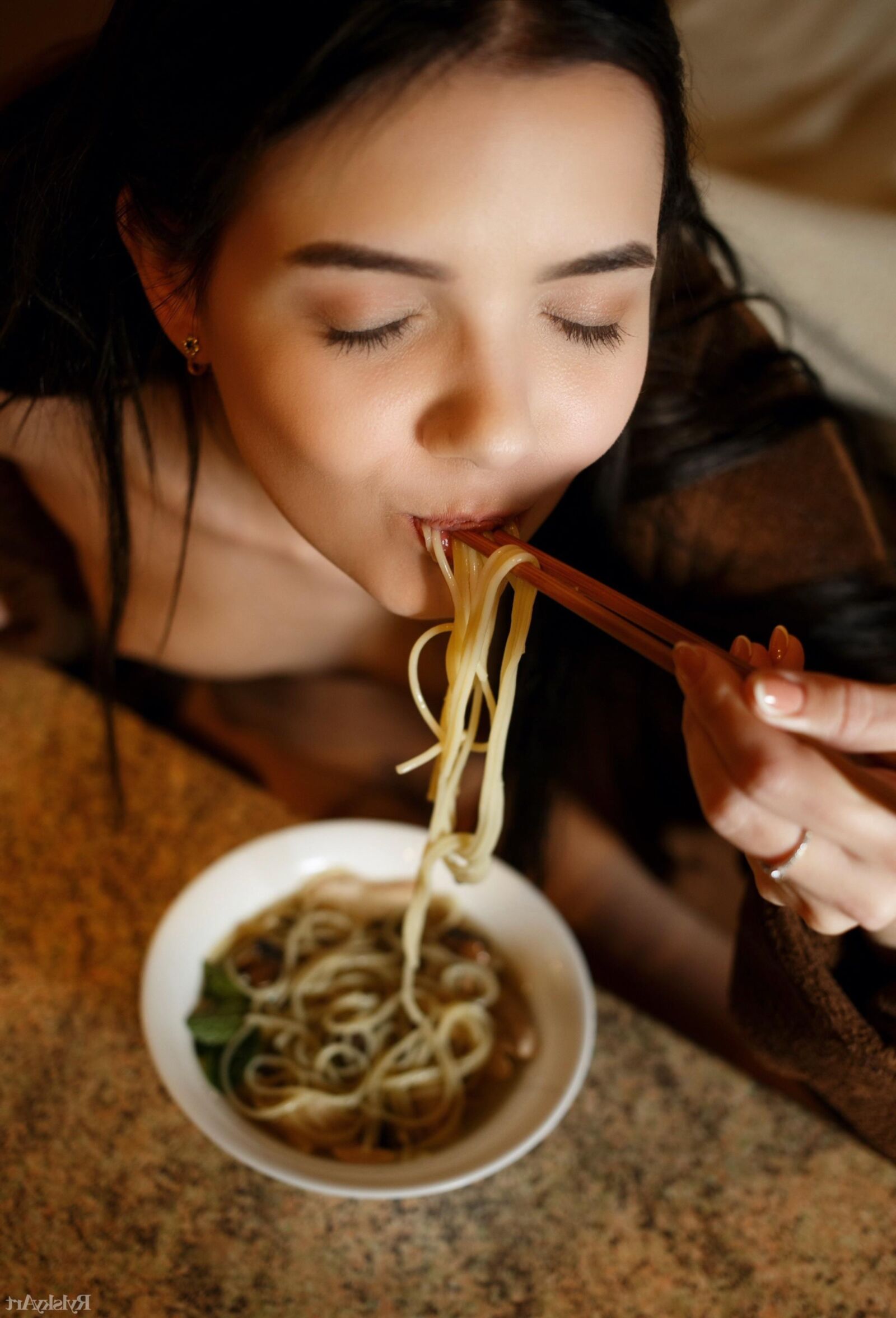 RylskyArt CHANRL FENN Noodles for breakfast