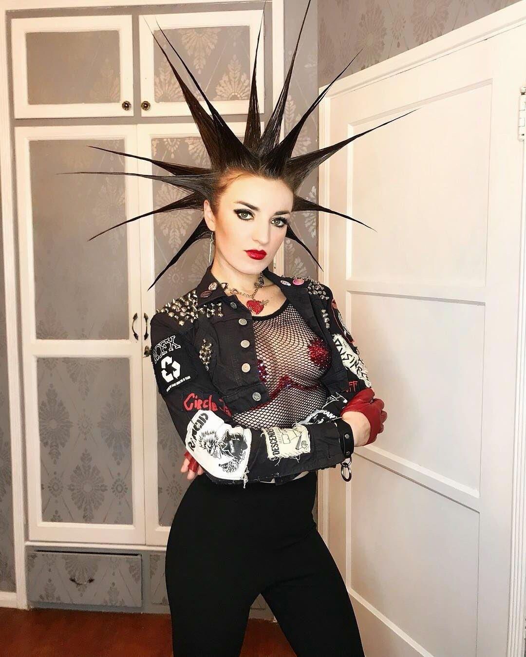 sexy punk teen with sexy legs