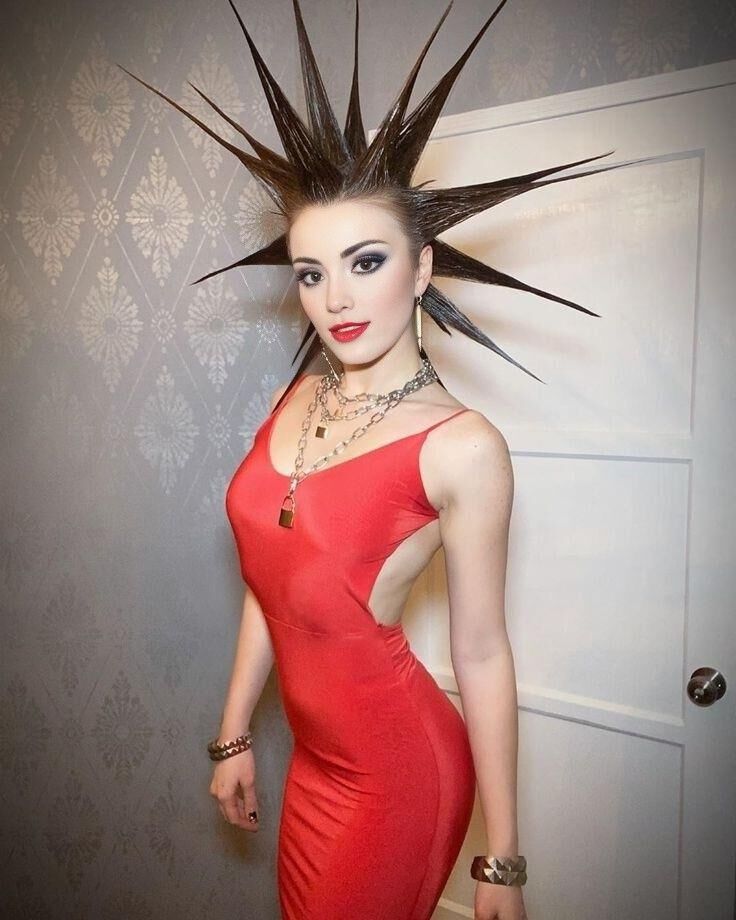 sexy punk teen with sexy legs