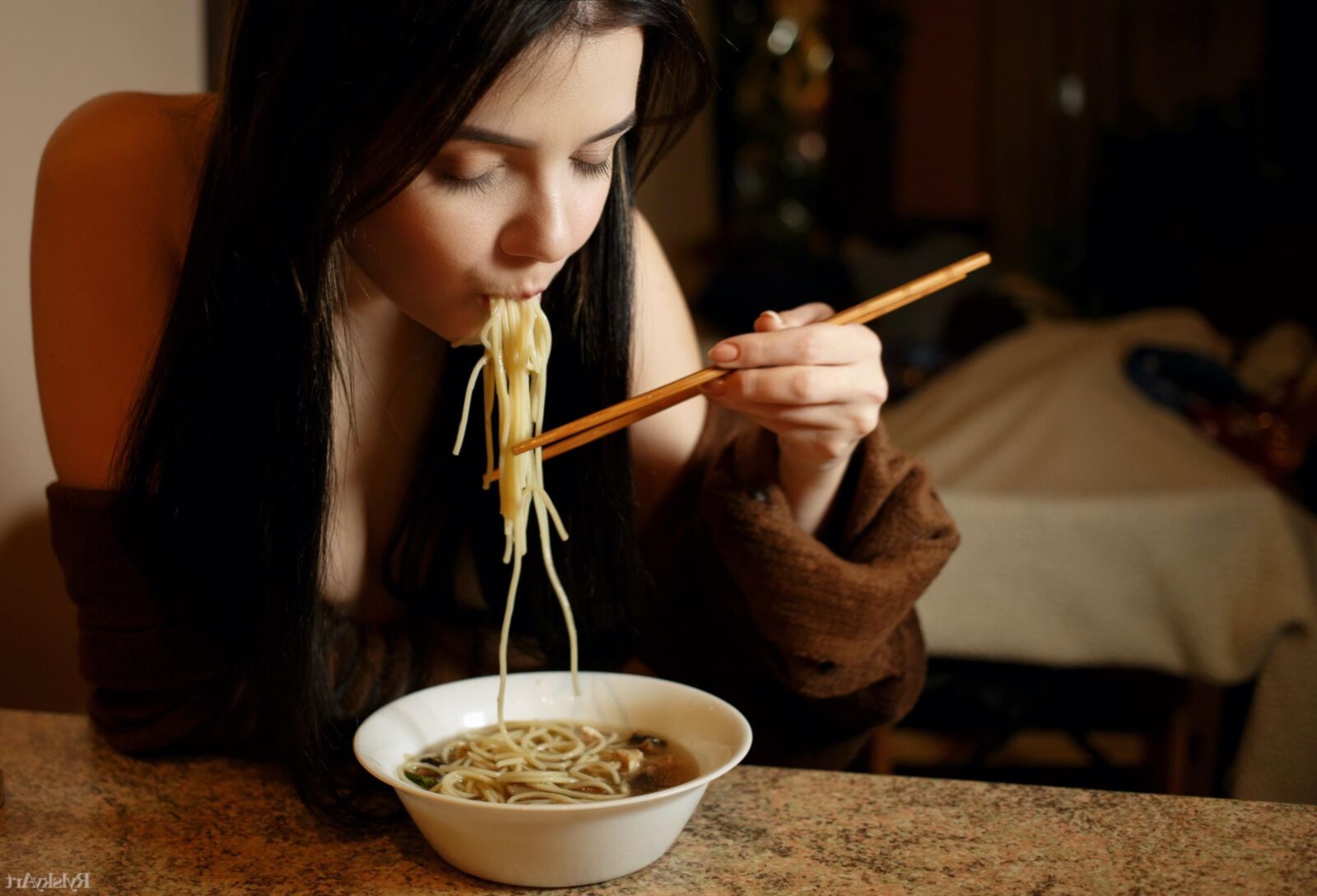 RylskyArt CHANRL FENN Noodles for breakfast