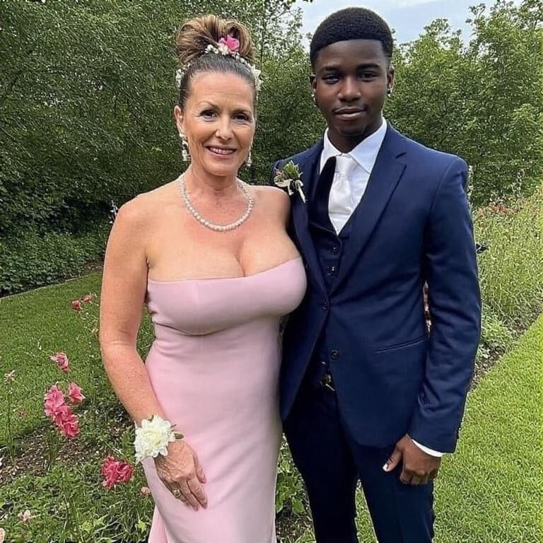 Esposa ou sua mãe indo para o baile (ai)