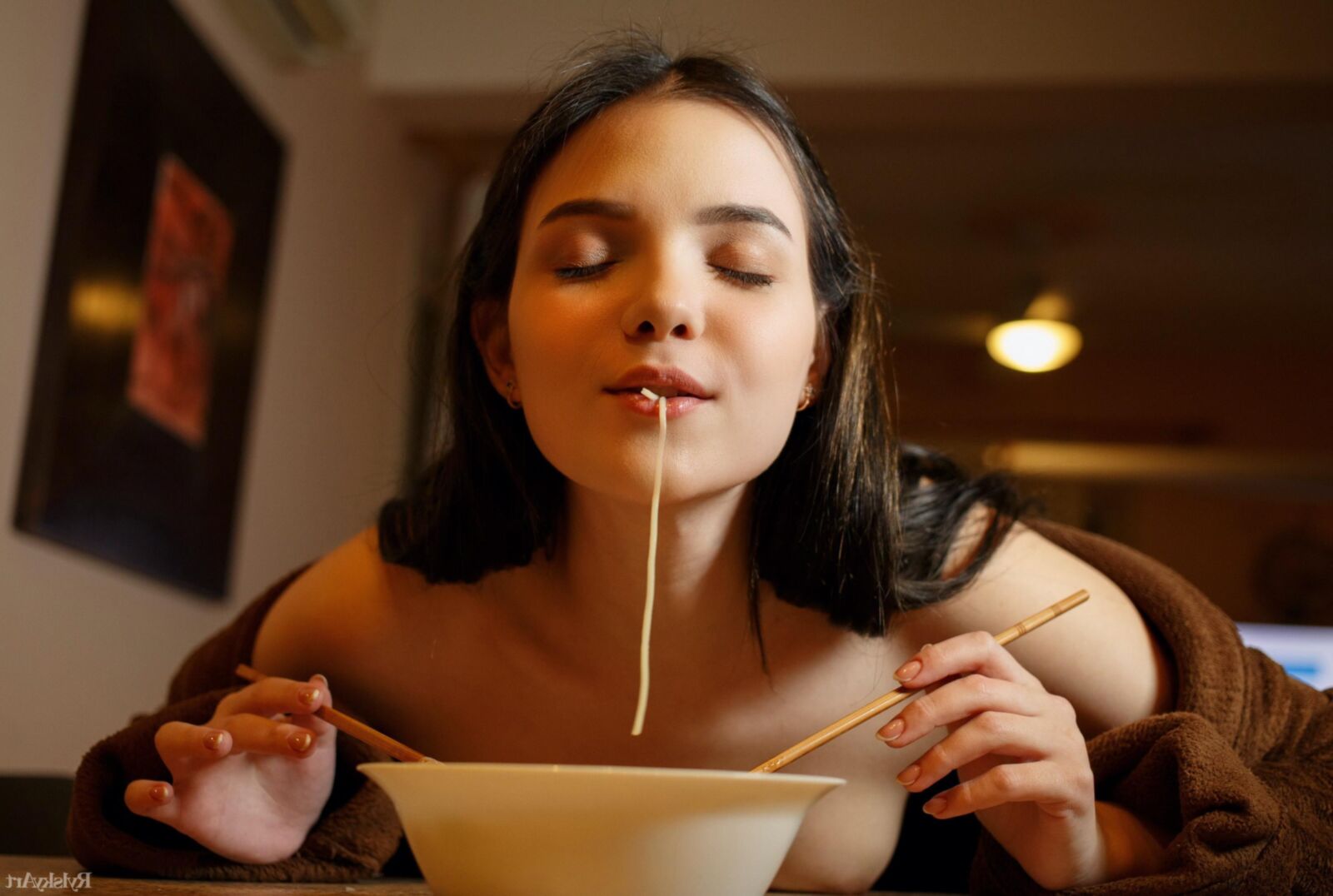RylskyArt CHANRL FENN Noodles for breakfast