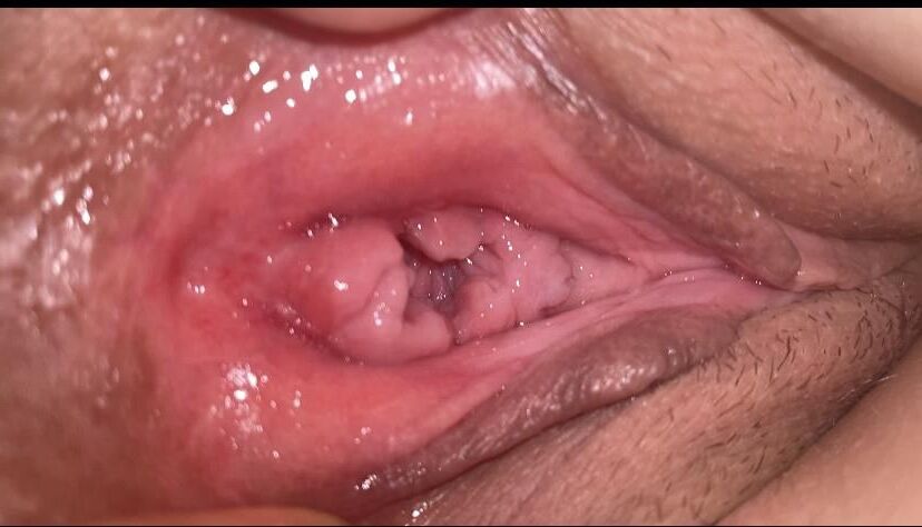 Adolescente desmaiou na minha cama ... eu tive que brincar com seus pés um
