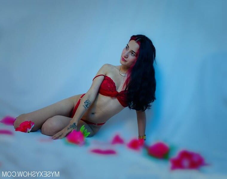Abbieconorss at MySexyShow.com