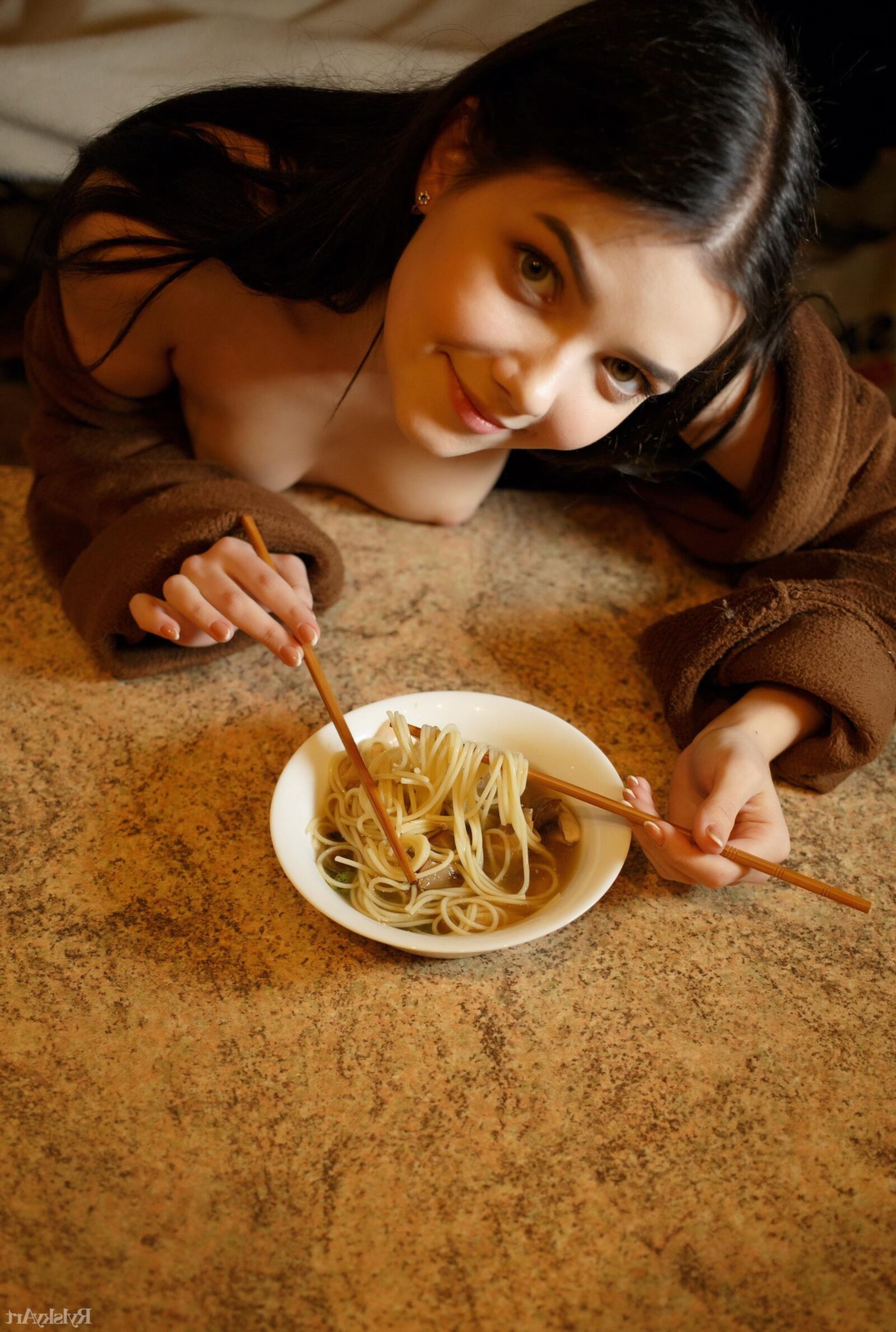 RylskyArt CHANRL FENN Noodles for breakfast