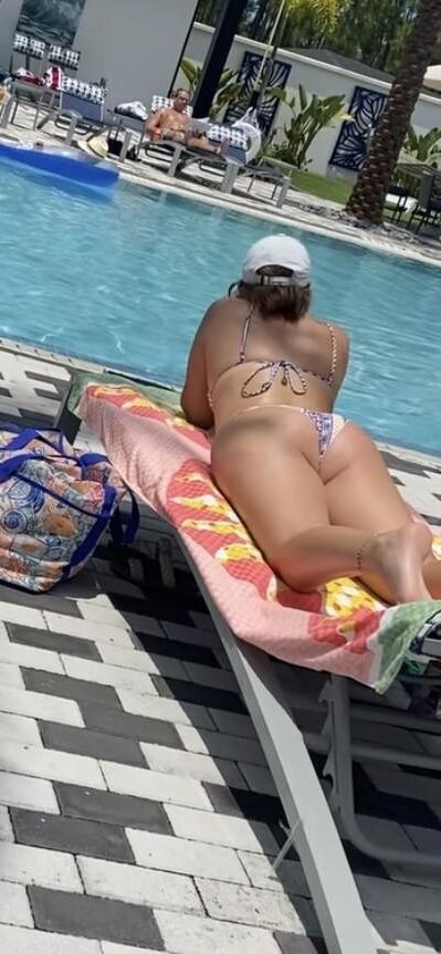 Feet and ass at the pool 