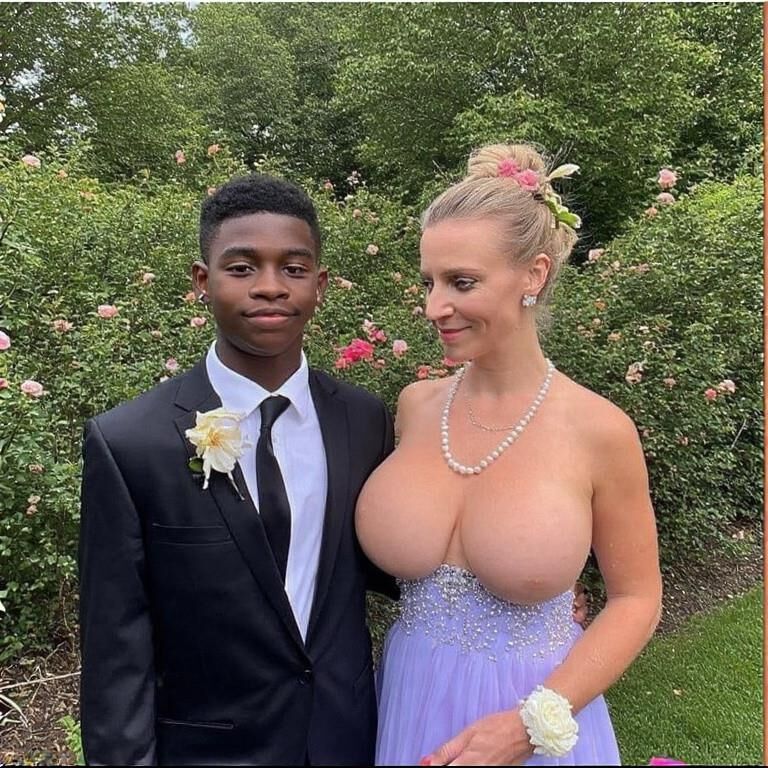 Esposa ou sua mãe indo para o baile (ai)