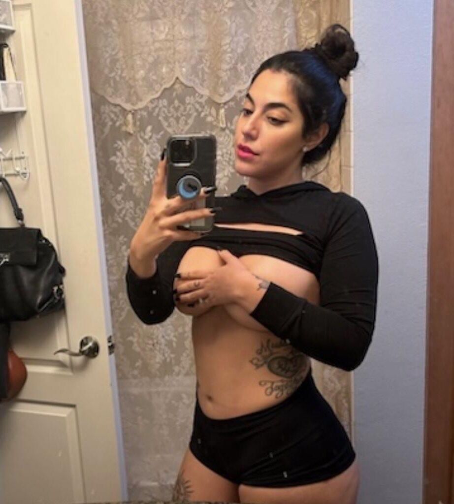 More Sweet Hoes Nude