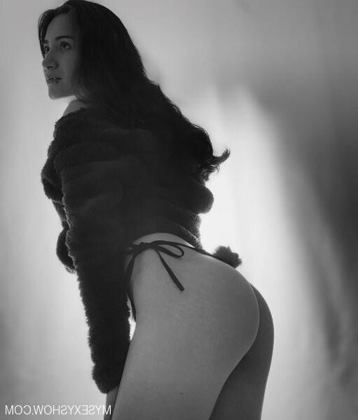 Abbieconorss at MySexyShow.com