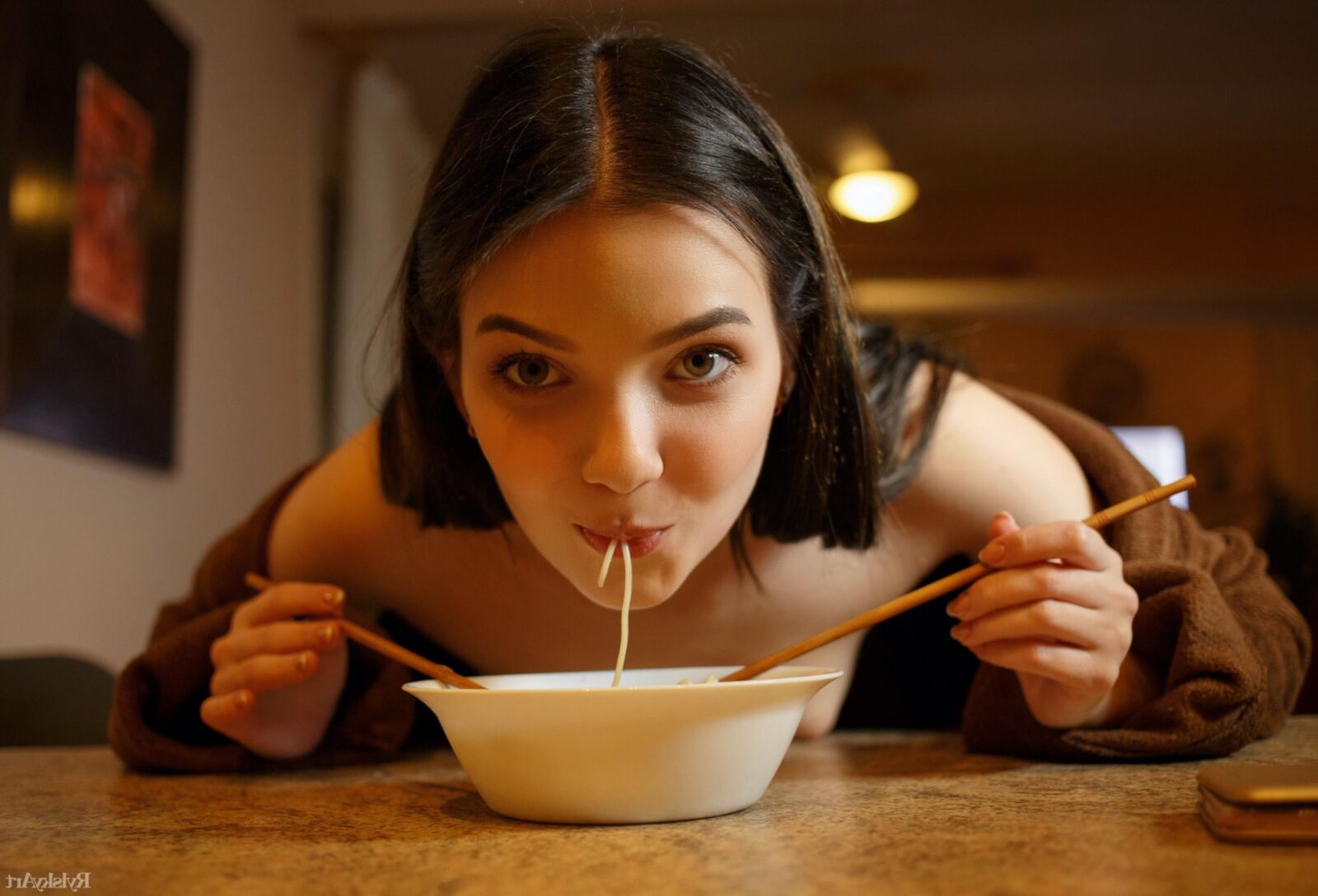 RylskyArt CHANRL FENN Noodles for breakfast