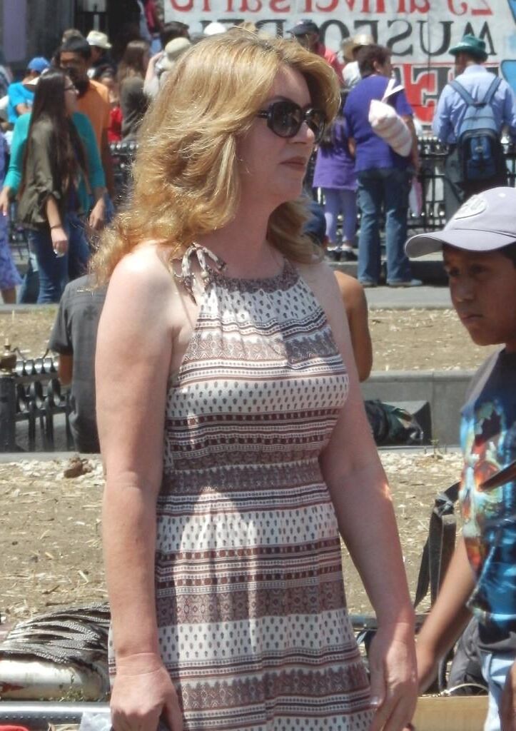 Flicking Finds of Beauty focus on candids