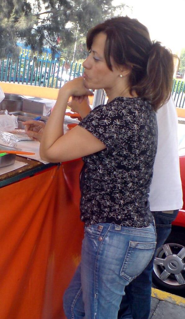 Flicking Finds of Beauty focus on candids