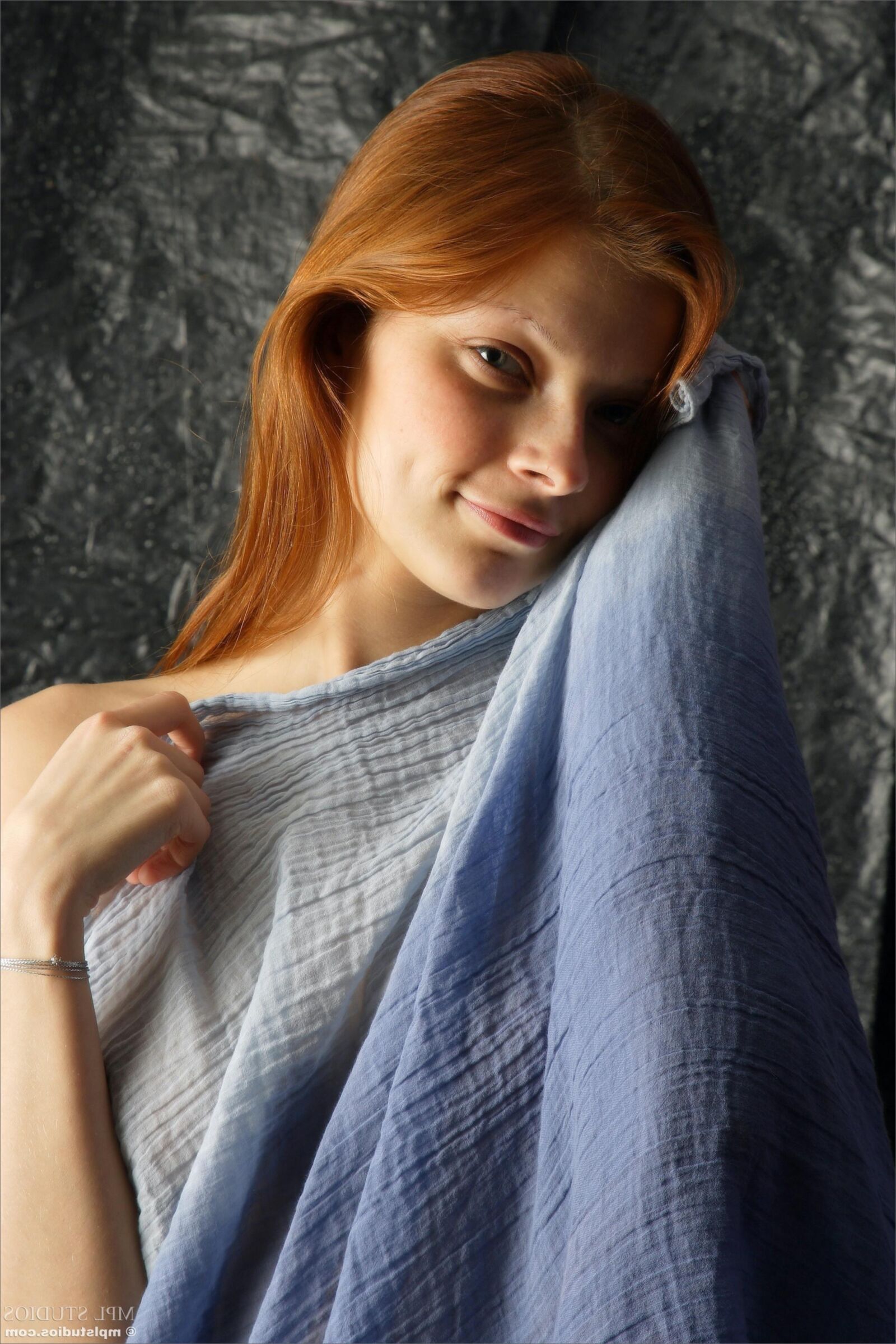 MPLStudios AVA Red hot