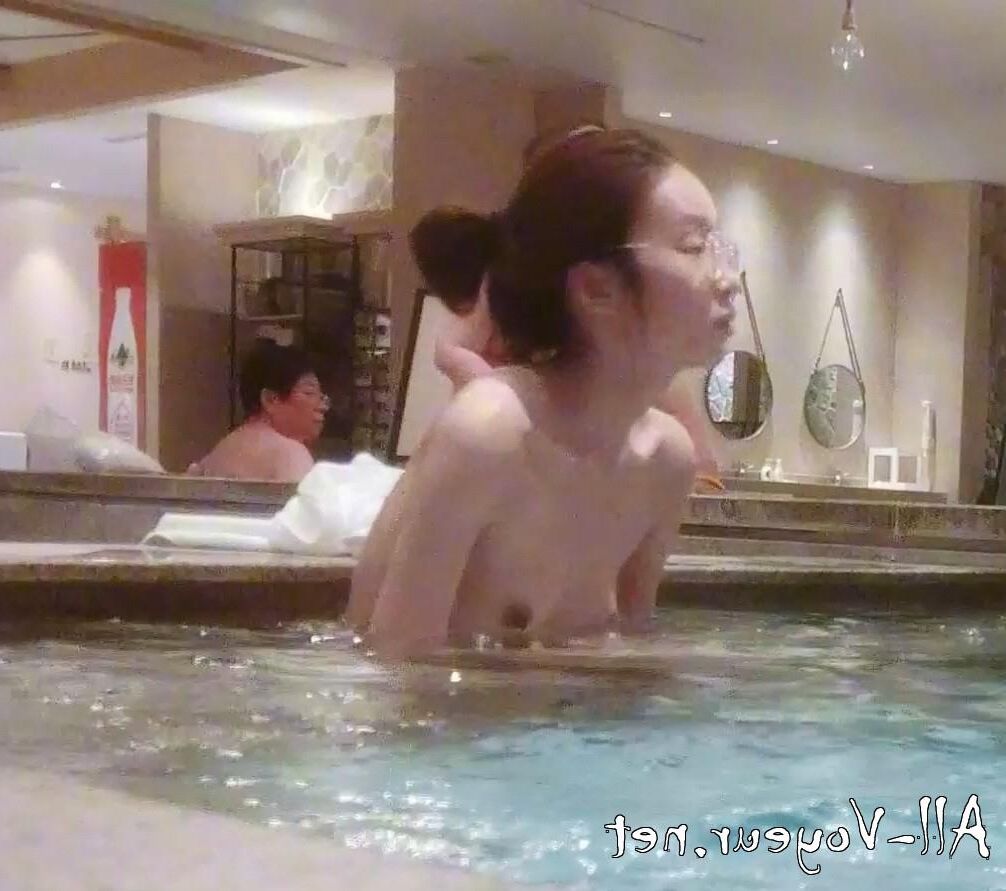 Bathing and Changing Cloth in the Hot Spring 
