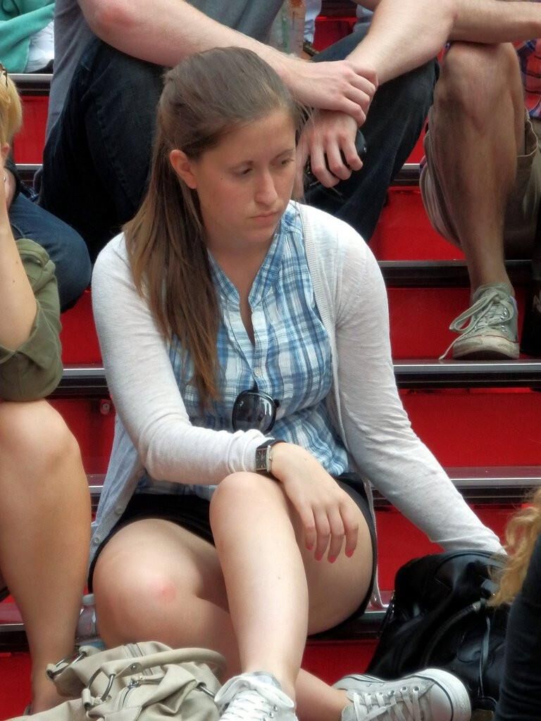 Flicking Finds of Beauty focus on candids