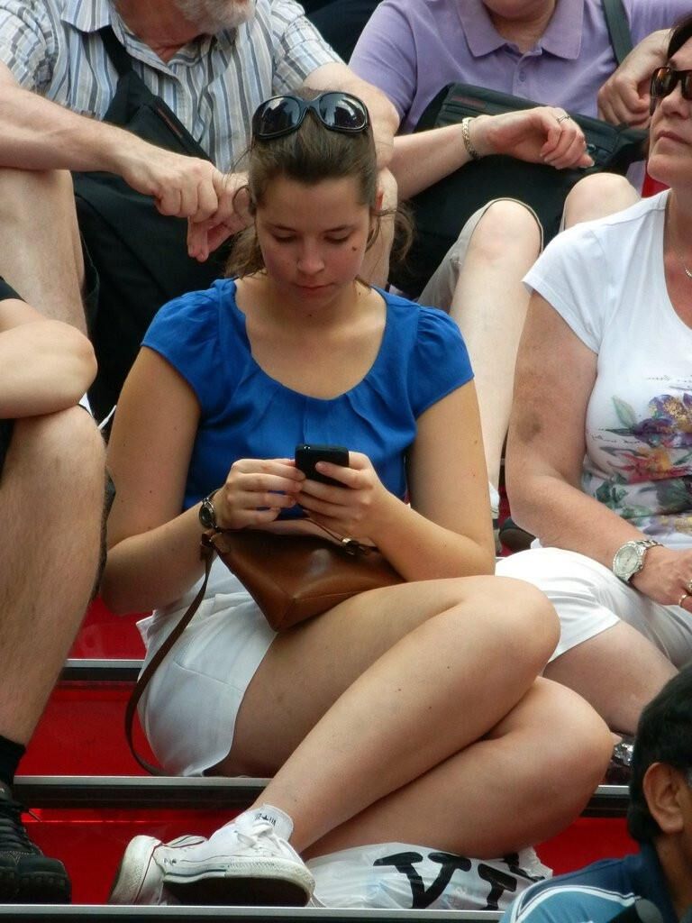 Flicking Finds of Beauty focus on candids