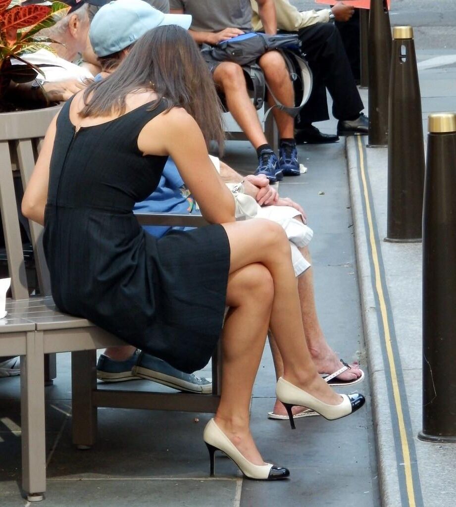 Flicking Finds of Beauty focus on candids