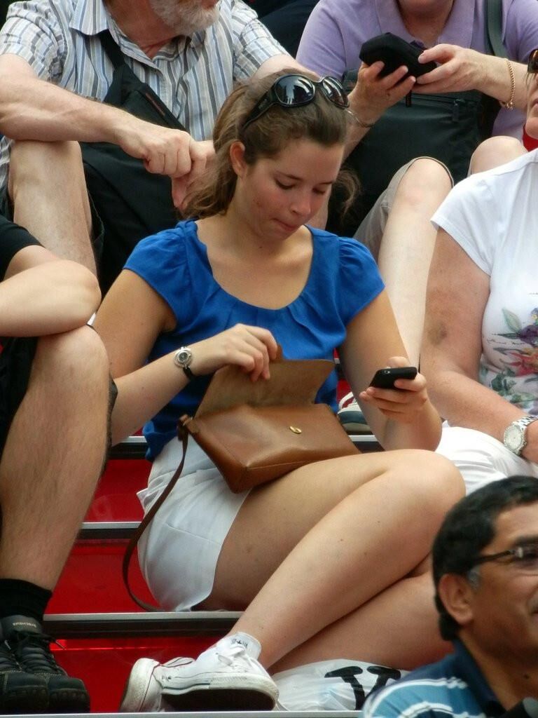Flicking Finds of Beauty focus on candids