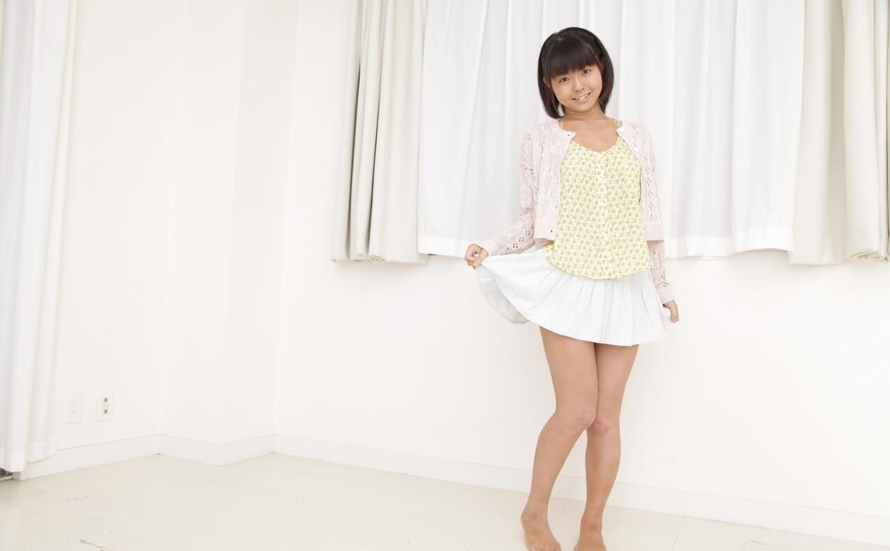 Délicieuse jeune japon \ 'à petita nichons