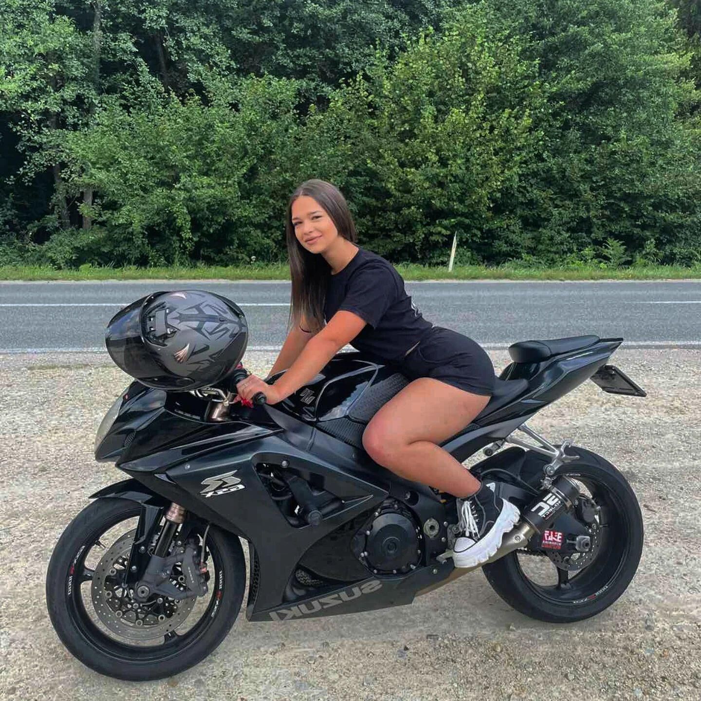 Serbian teens/thots/Srbija kurve klinke za drkanje