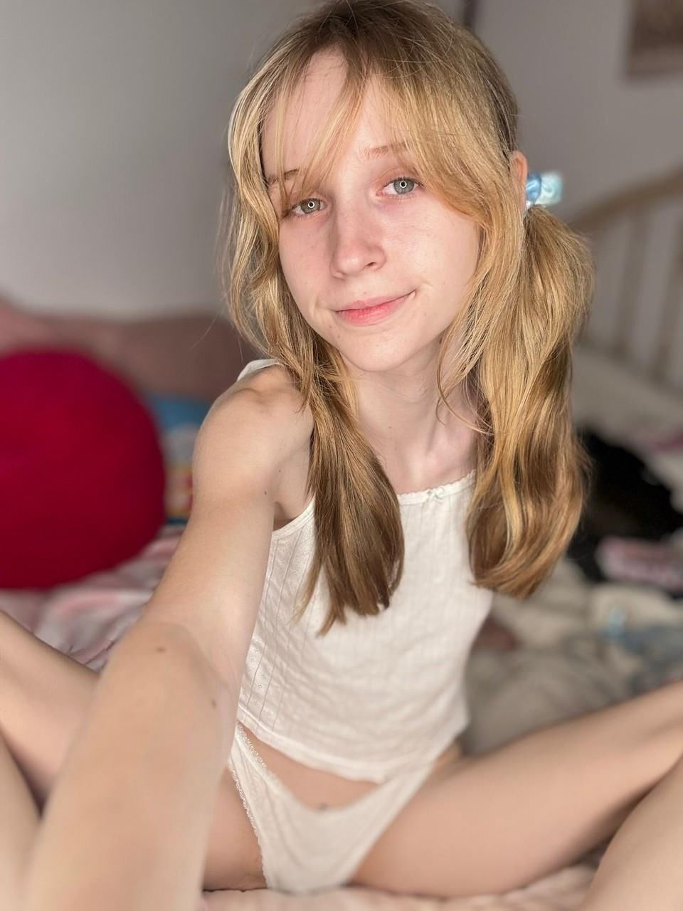 Amateur teen leaks in BIO 